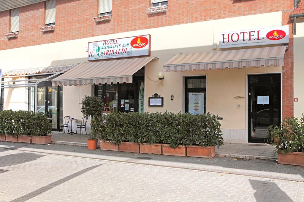 Hotel Il Garibaldi San Quirico dʼOrcia Habitación foto